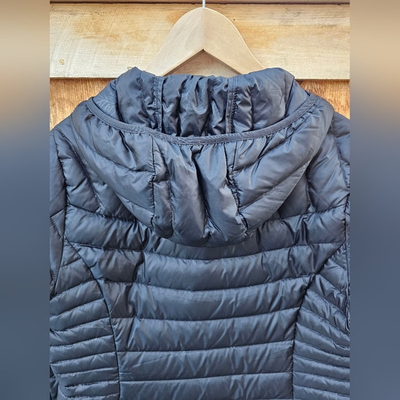 Eddie Bauer, Astoria Hooded Down Parka. Women's L. - Picture 2 of 9